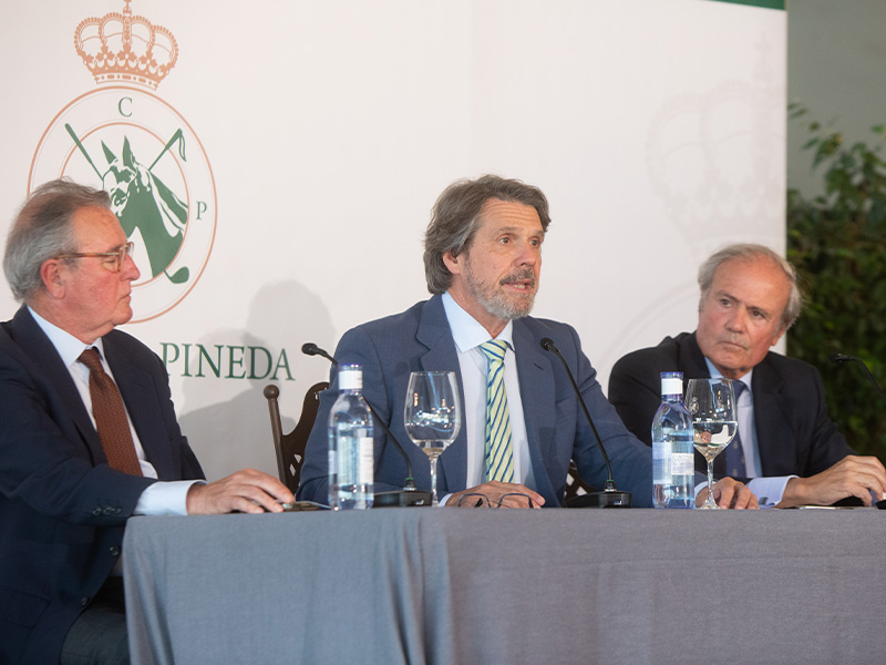 Teodoro León Gross analiza la crisis del periodismo y su papel en la democracia